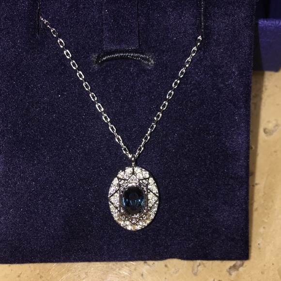 Brand New Swarovski Crystal Necklace - Picture 3 of 6